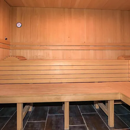 Apartment In 1 Stock *